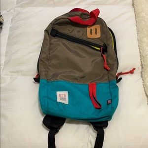 Topo Small Pack